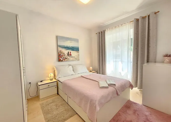 Διαμέρισμα Mit Terrasse- 200m Vom Entfernt By Interhome *