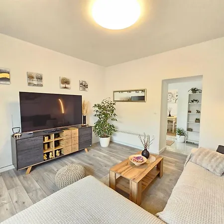 Mit Terrasse- 200m Vom Entfernt By Interhome