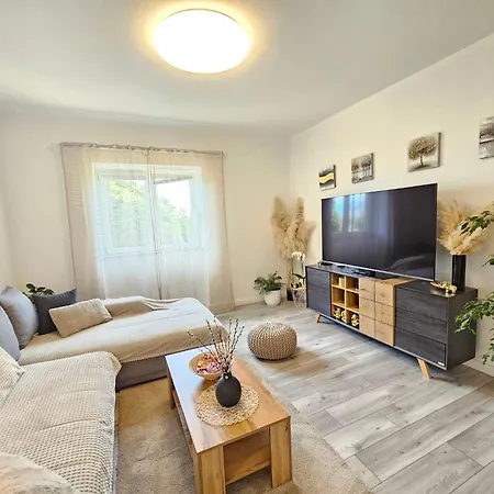 Mit Terrasse- 200m Vom Entfernt By Interhome *