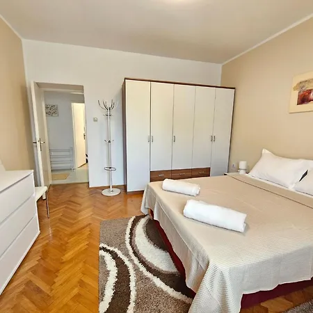 Apartment Mit Terrasse- 200m Vom Entfernt By Interhome Novi Vinodolski