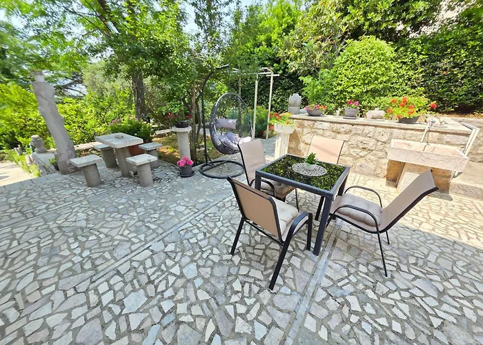 Mit Terrasse- 200m Vom Entfernt By Interhome *