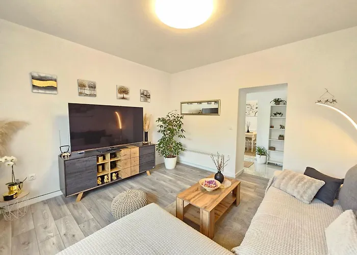 Mit Terrasse- 200m Vom Entfernt By Interhome