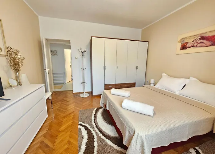 Lägenhet Mit Terrasse- 200m Vom Entfernt By Interhome Novi Vinodolski
