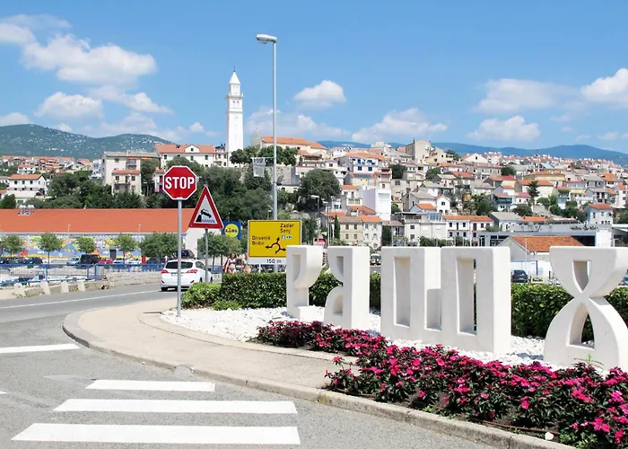 Mit Terrasse- 200m Vom Entfernt By Interhome Apartamento Novi Vinodolski